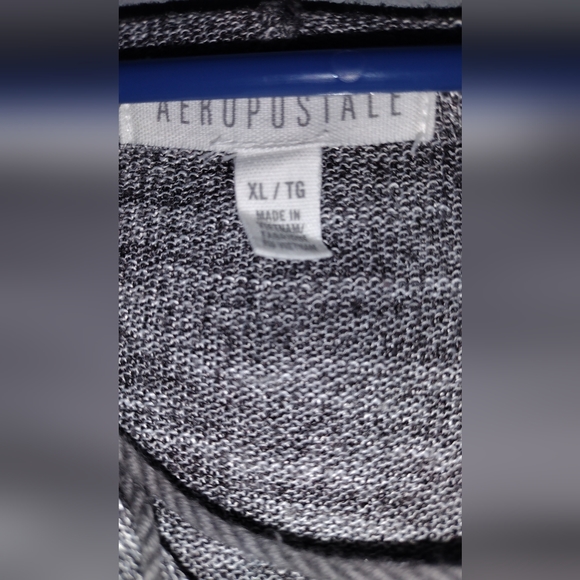 Cropped Aeropostale light weight sweater with attached hood. - Picture 2 of 4